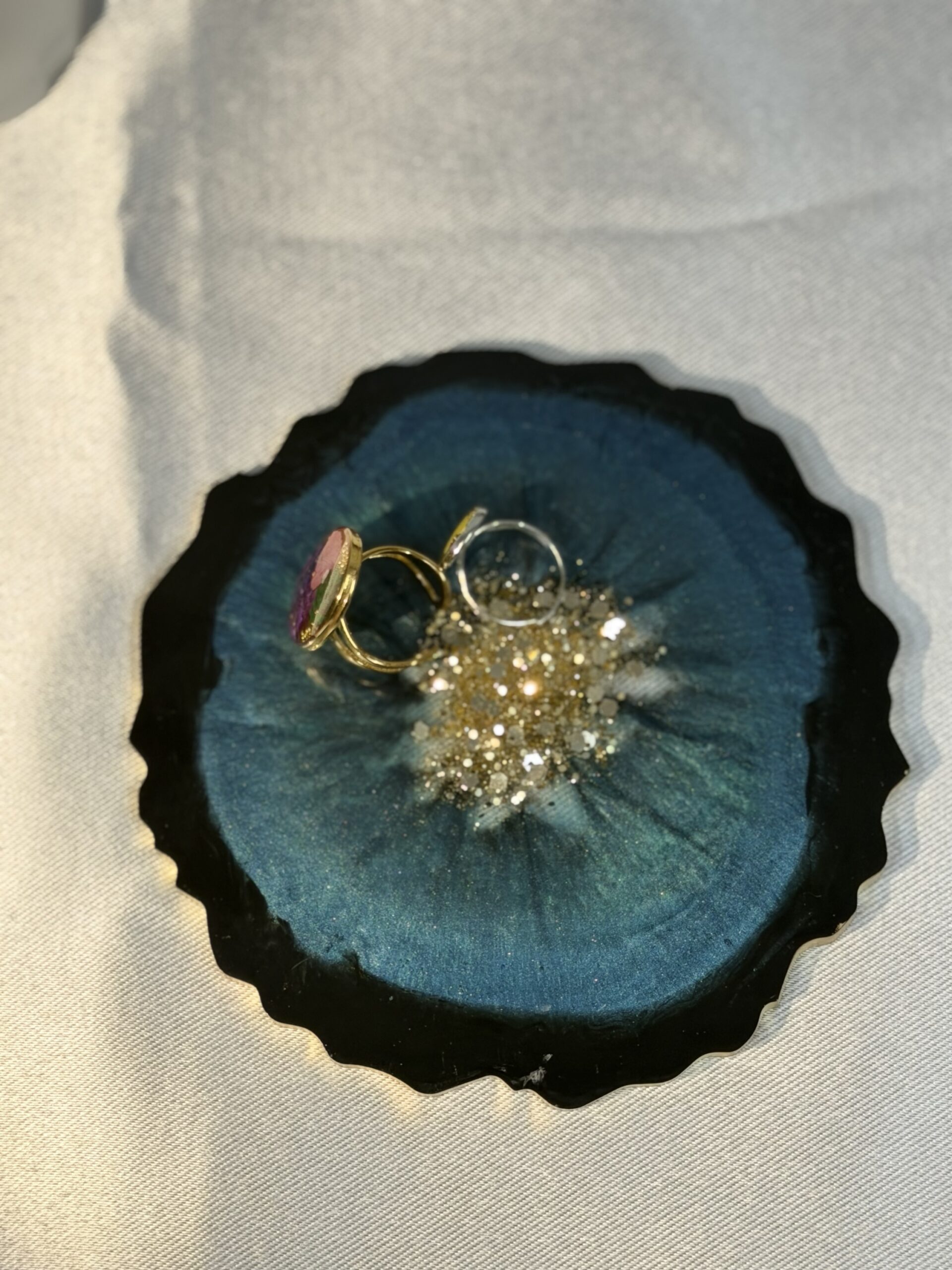 Midnight Sapphire Resin Geode Coaster with Gold Edge – Handmade Luxury Home Accent (4 pieces Set) - Image 3