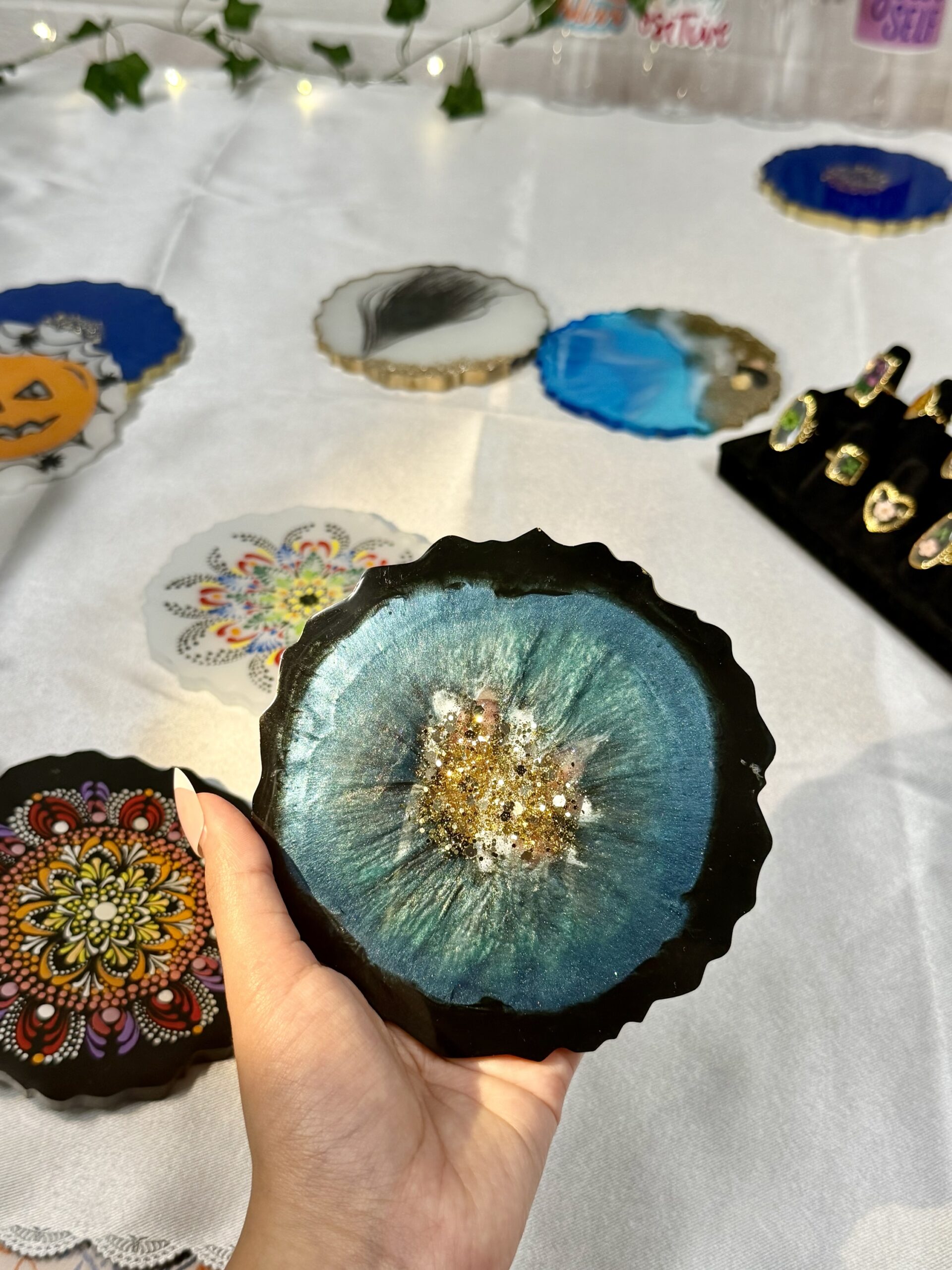 Midnight Sapphire Resin Geode Coaster with Gold Edge – Handmade Luxury Home Accent (4 pieces Set)
