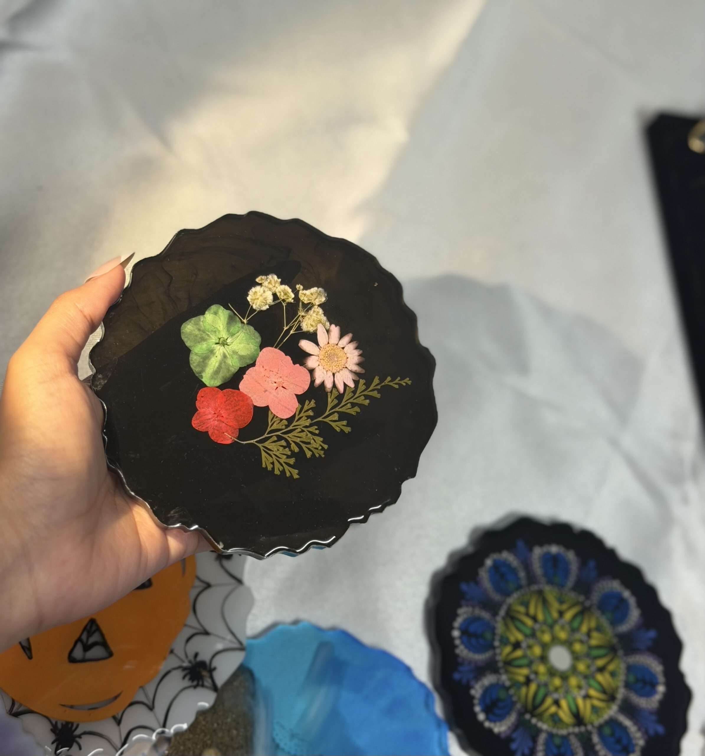 Midnight Bloom Resin Coaster – Black Base with Real Pressed Flowers (2 Pieces Set) - Image 3