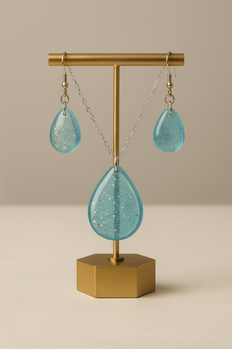 Sky Mist Teardrop Jewelry Set – Glitter Resin Pendant Necklace & Earrings in Soft Blue
