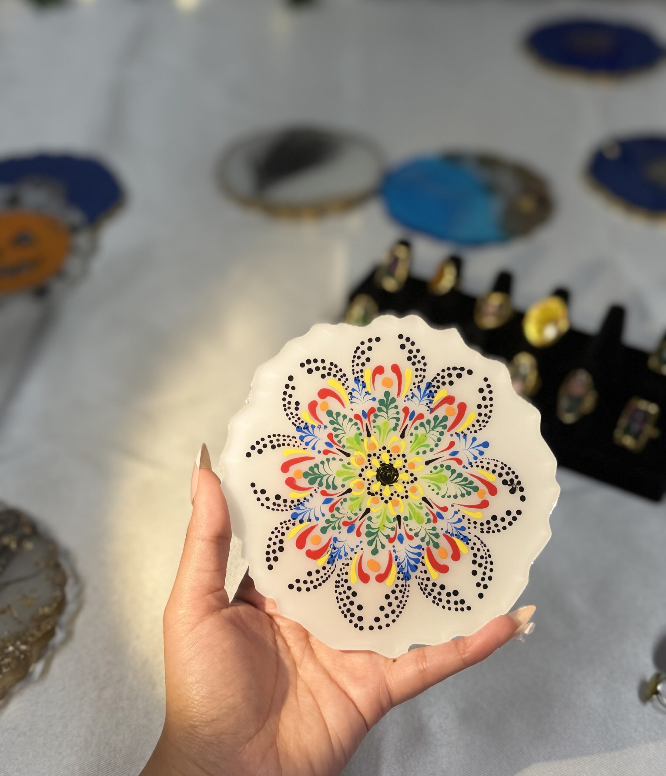 Mandala resin coaster-White - Image 2
